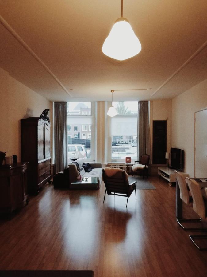 Guesthouse Uit De Kunst Leeuwarden Extérieur photo